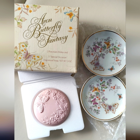 Vintage 1979 Avon Butterfly Fantasy 22K Gold Trim Porcelain Soap Dishes & Soap - Picture 1 of 3